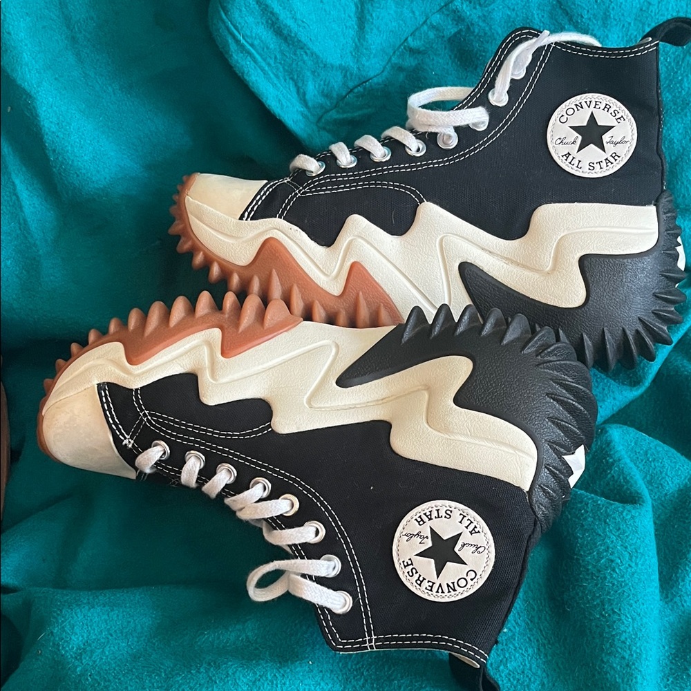 Converse platform sneakers, size 9.